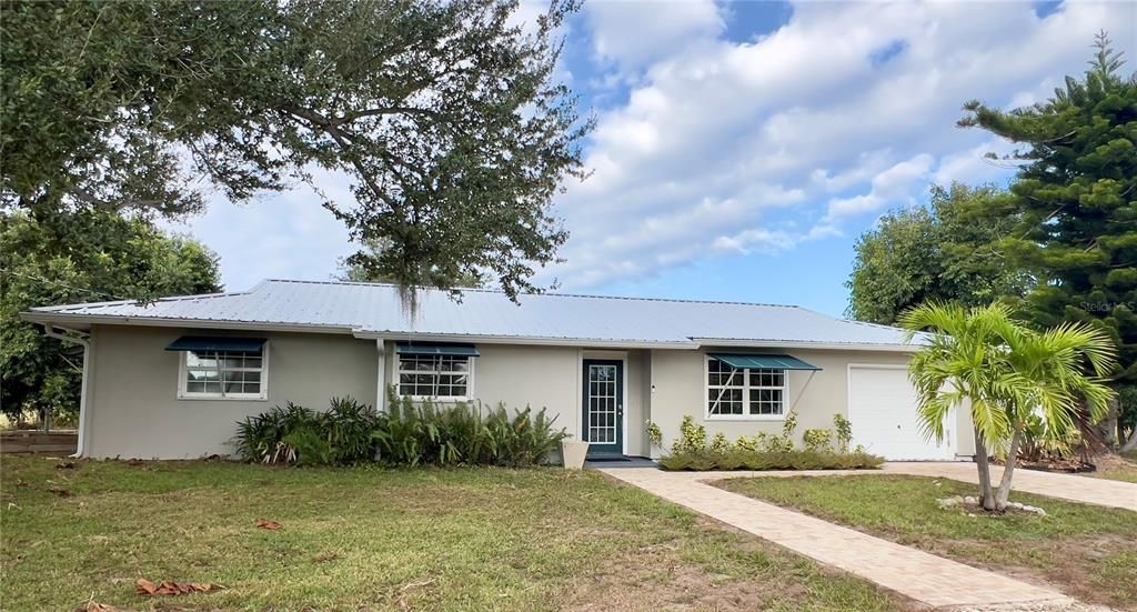 For Sale: $1,250,000 (3 beds, 2 baths, 1212 Square Feet)