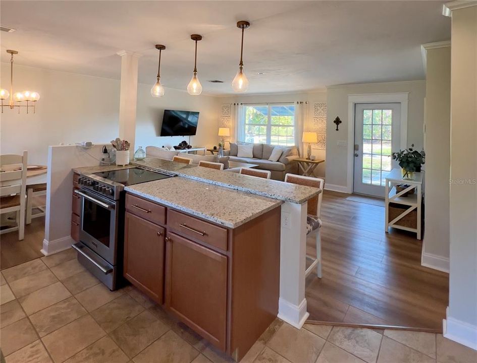 For Sale: $1,250,000 (3 beds, 2 baths, 1212 Square Feet)