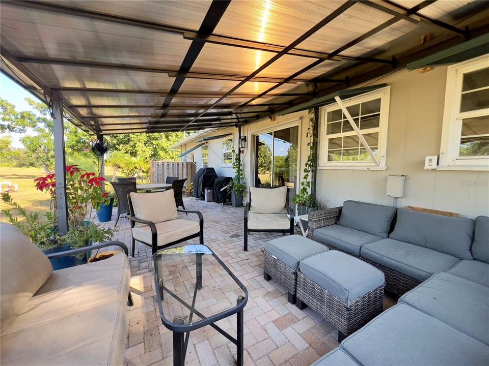 For Sale: $1,250,000 (3 beds, 2 baths, 1212 Square Feet)