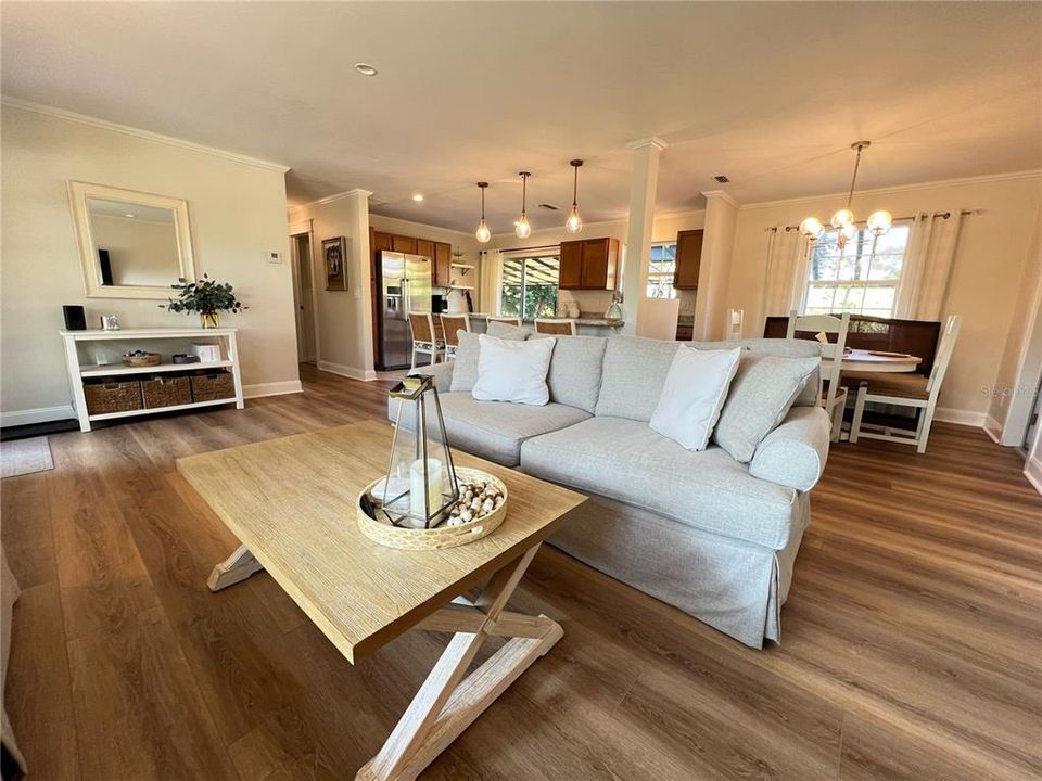 For Sale: $1,250,000 (3 beds, 2 baths, 1212 Square Feet)