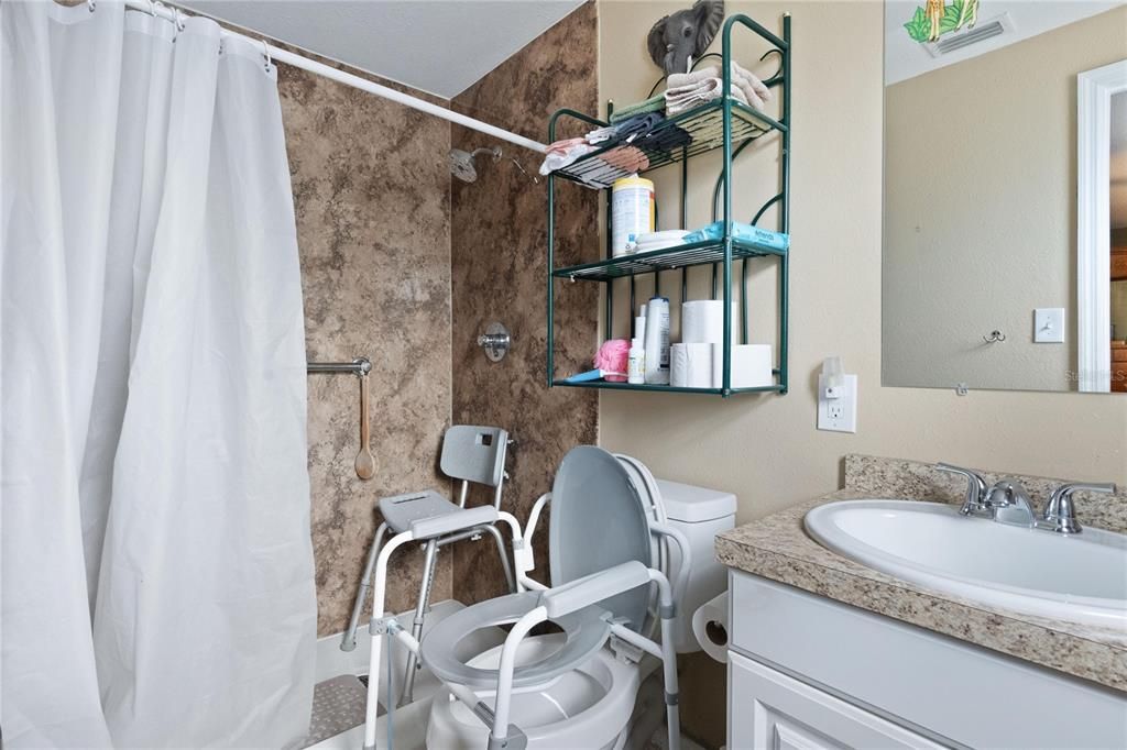 For Sale: $254,900 (3 beds, 2 baths, 1489 Square Feet)