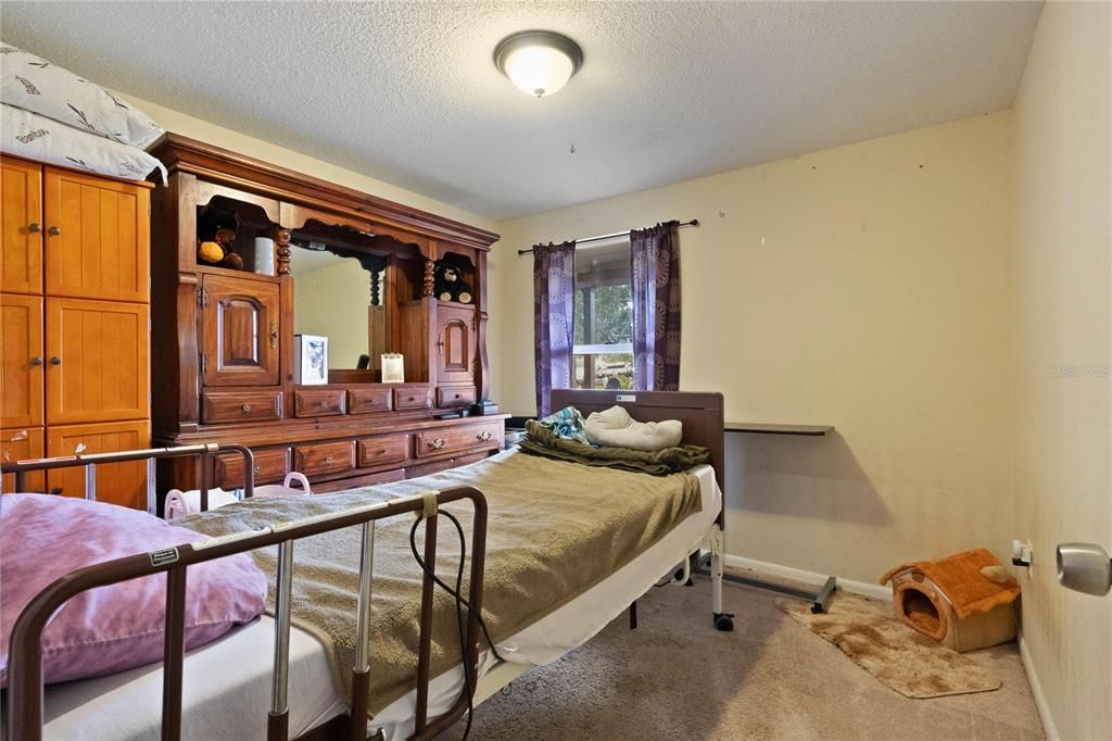 For Sale: $254,900 (3 beds, 2 baths, 1489 Square Feet)