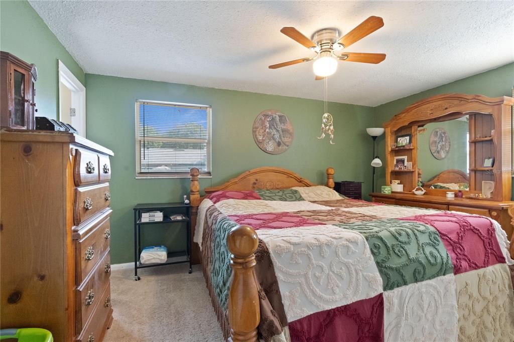 For Sale: $254,900 (3 beds, 2 baths, 1489 Square Feet)