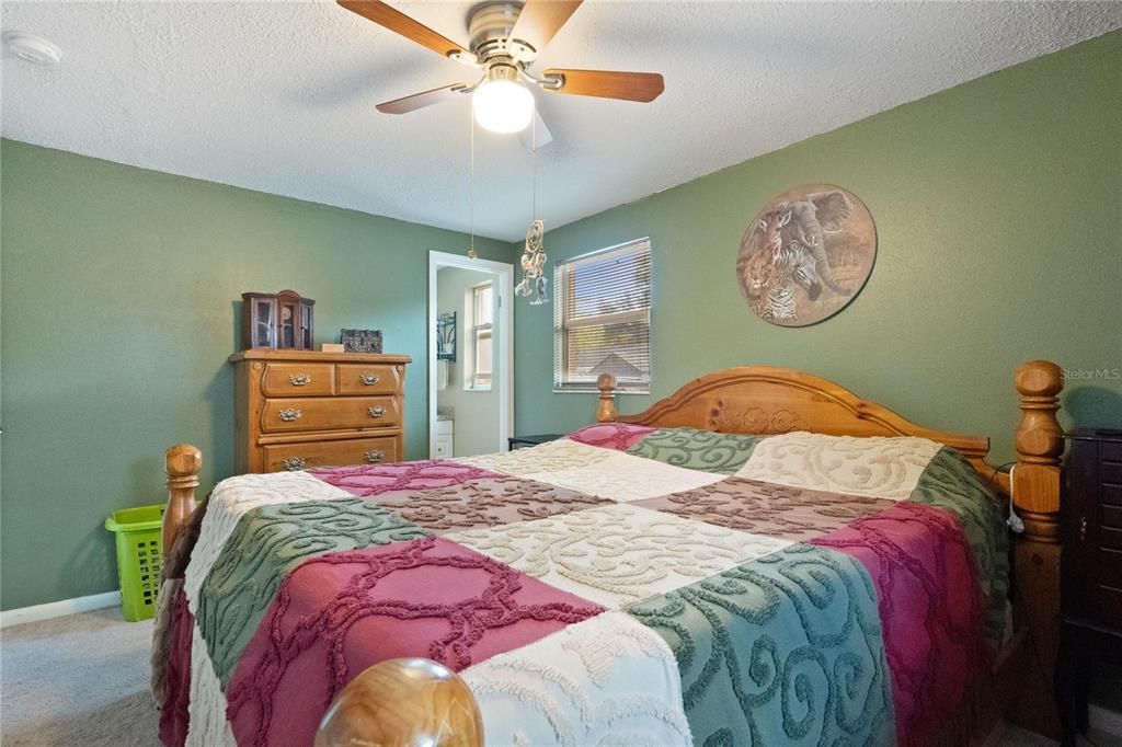 For Sale: $254,900 (3 beds, 2 baths, 1489 Square Feet)