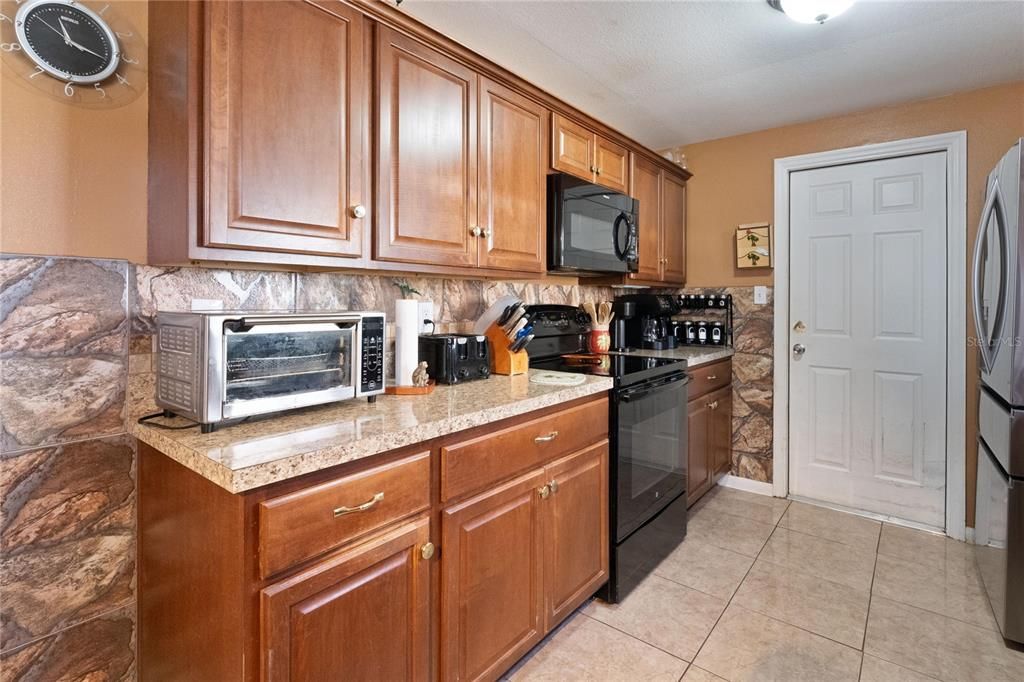 For Sale: $254,900 (3 beds, 2 baths, 1489 Square Feet)