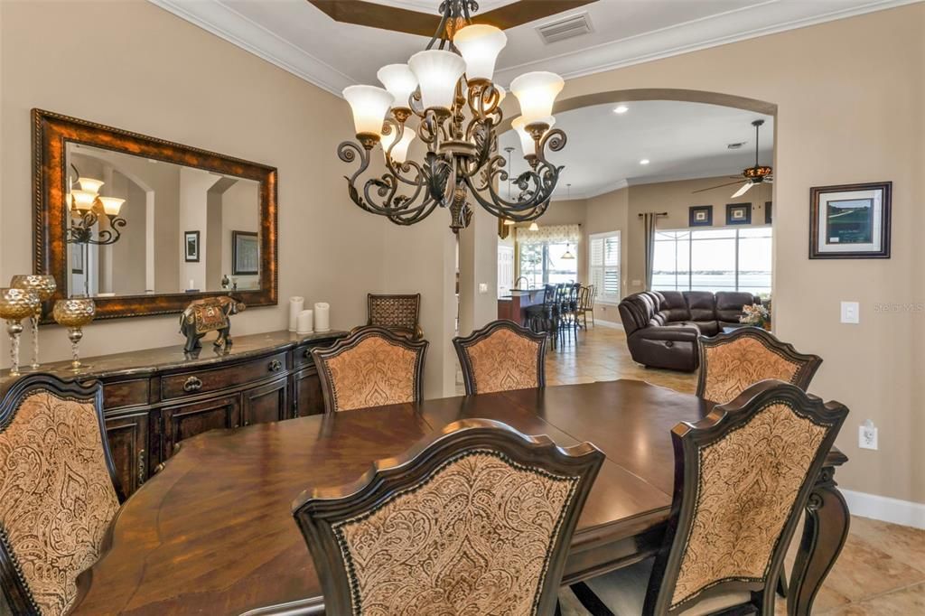 待售: $849,900 (3 贝兹, 3 浴室, 2430 平方英尺)