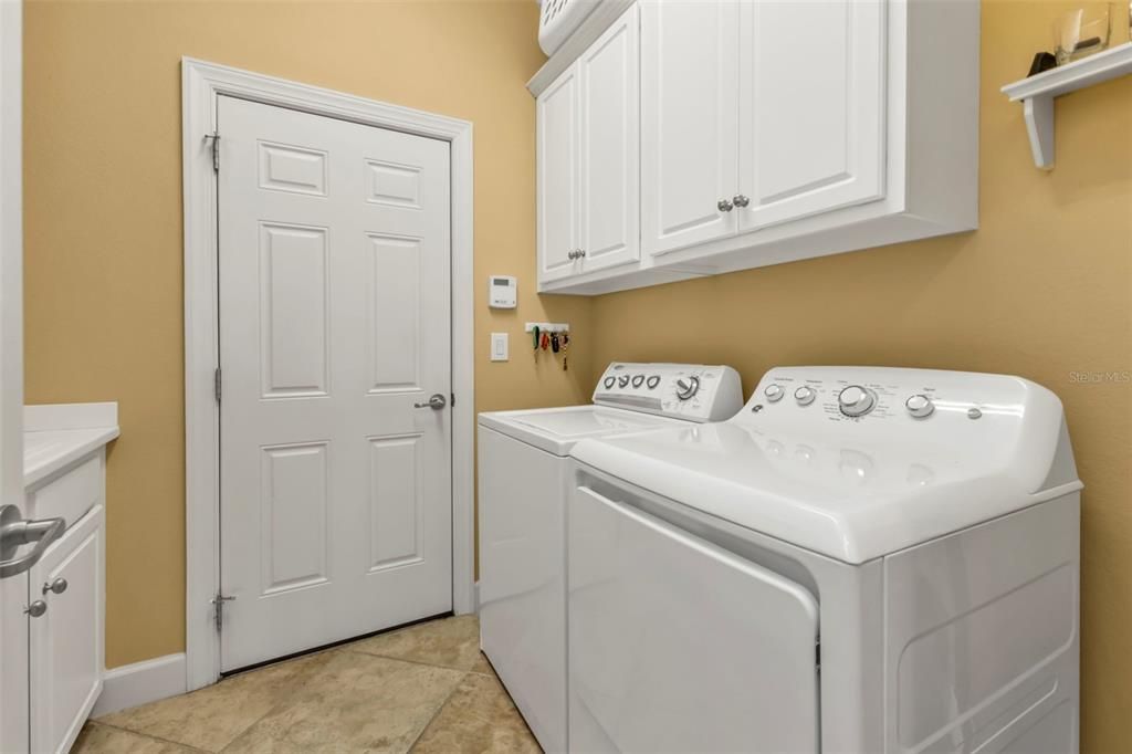 待售: $849,900 (3 贝兹, 3 浴室, 2430 平方英尺)