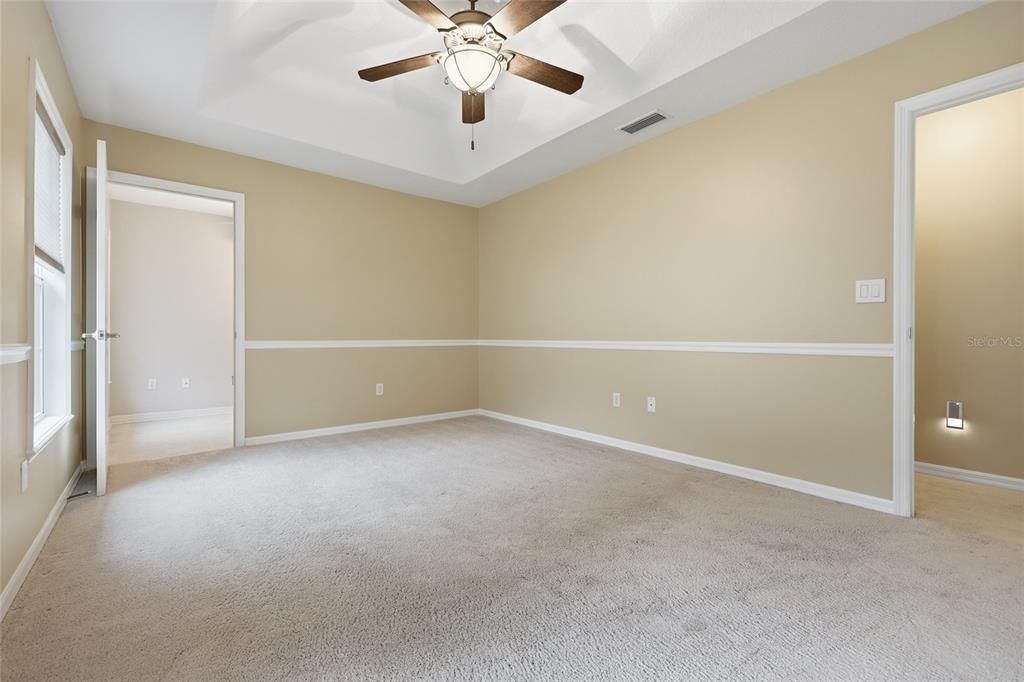 Под контрактом: $399,900 (3 спален, 3 ванн, 1866 Квадратных фут)