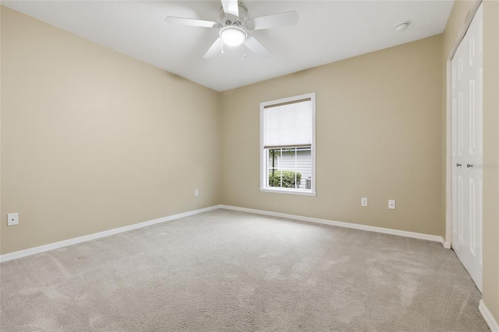 Под контрактом: $399,900 (3 спален, 3 ванн, 1866 Квадратных фут)