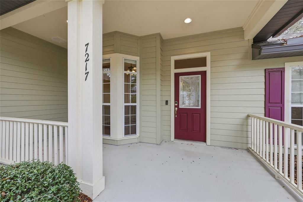 Под контрактом: $399,900 (3 спален, 3 ванн, 1866 Квадратных фут)