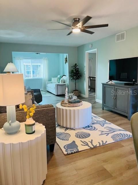 For Rent: $1,500 (2 beds, 1 baths, 1196 Square Feet)