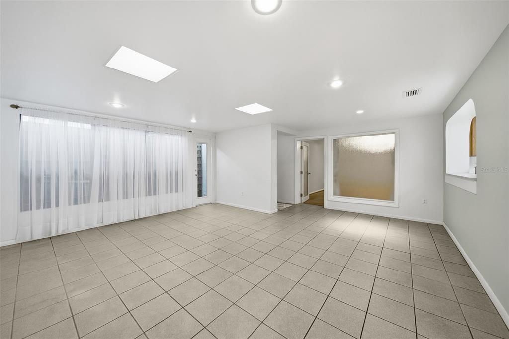 На продажу: $405,000 (3 спален, 2 ванн, 1752 Квадратных фут)