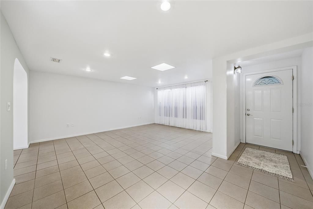 На продажу: $405,000 (3 спален, 2 ванн, 1752 Квадратных фут)