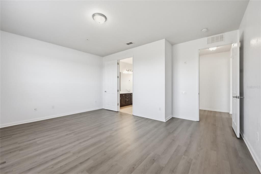 En Renta: $2,400 (3 camas, 2 baños, 2129 Pies cuadrados)