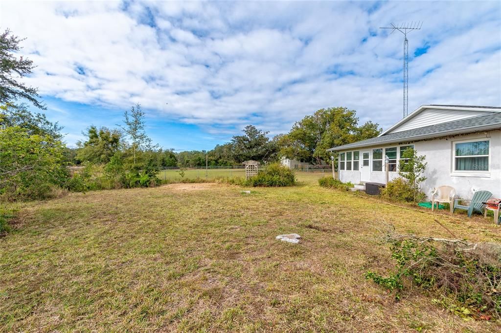 На продажу: $215,000 (2 спален, 2 ванн, 1452 Квадратных фут)