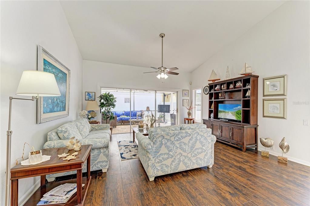 For Sale: $465,000 (3 beds, 2 baths, 1822 Square Feet)