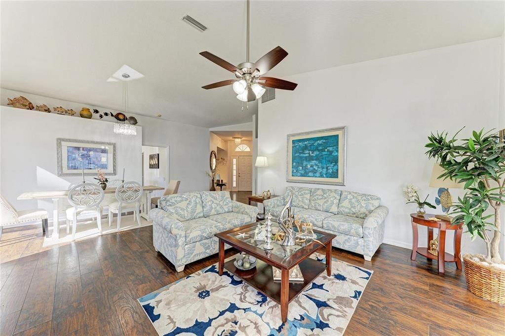 For Sale: $465,000 (3 beds, 2 baths, 1822 Square Feet)