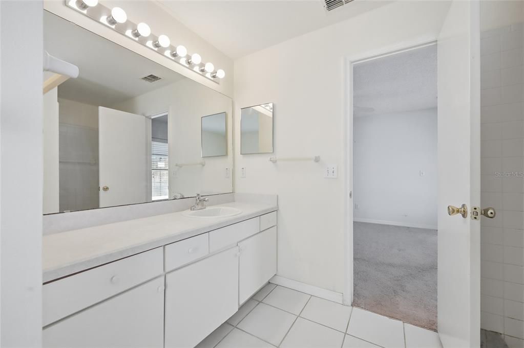 En Venta: $299,000 (3 camas, 2 baños, 1262 Pies cuadrados)