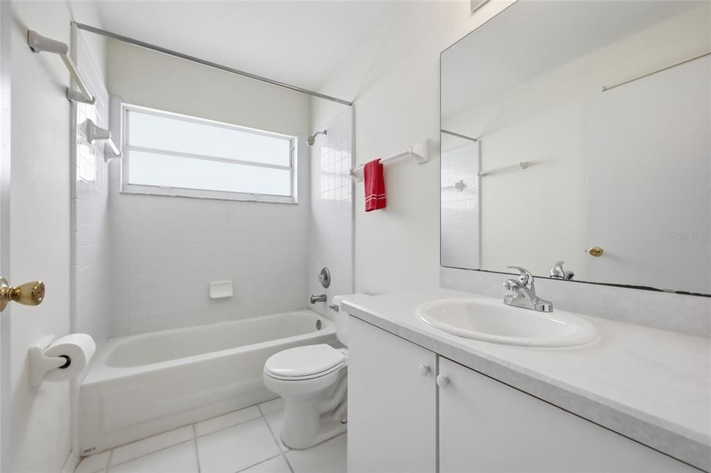 En Venta: $299,000 (3 camas, 2 baños, 1262 Pies cuadrados)