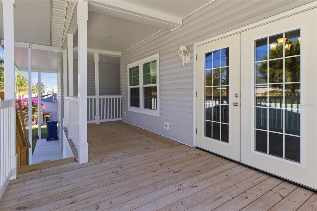 На продажу: $285,000 (2 спален, 2 ванн, 960 Квадратных фут)