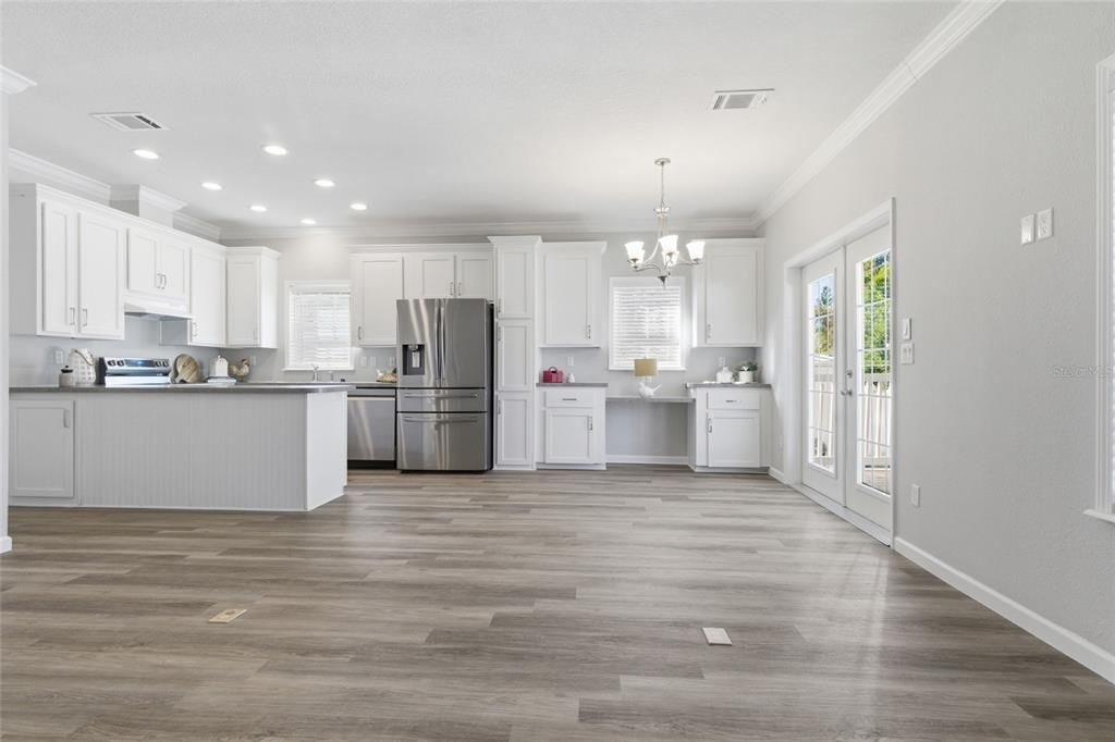 На продажу: $285,000 (2 спален, 2 ванн, 960 Квадратных фут)