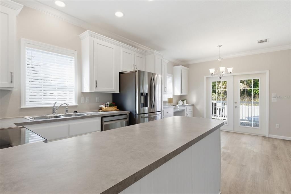 На продажу: $285,000 (2 спален, 2 ванн, 960 Квадратных фут)