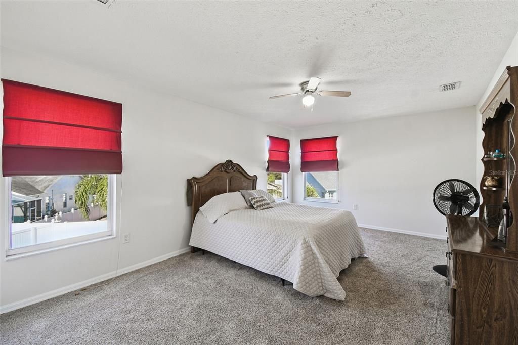 En Venta: $716,000 (6 camas, 3 baños, 3810 Pies cuadrados)