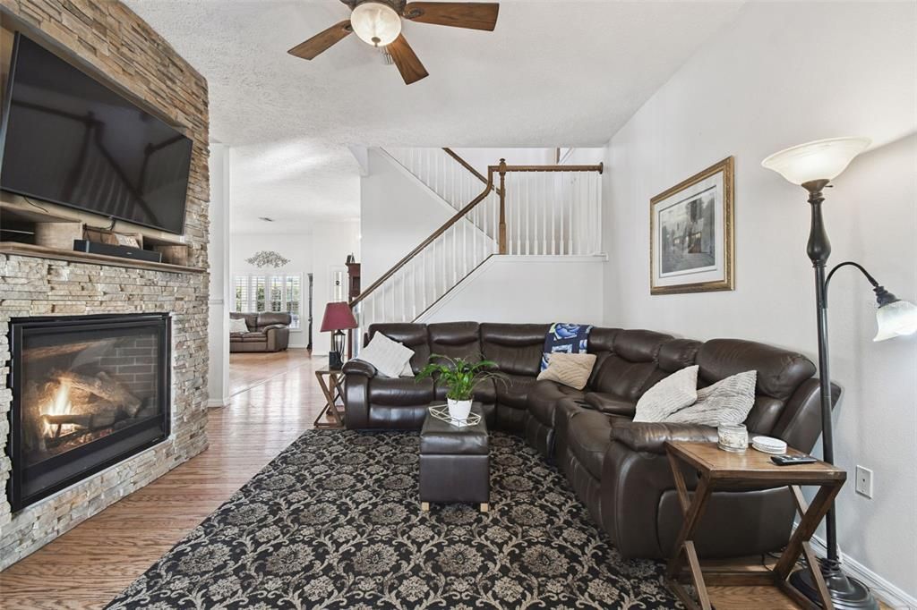 En Venta: $716,000 (6 camas, 3 baños, 3810 Pies cuadrados)