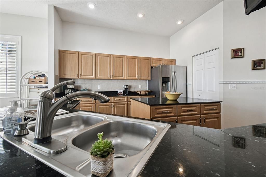 En Venta: $716,000 (6 camas, 3 baños, 3810 Pies cuadrados)