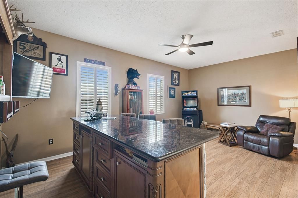 En Venta: $716,000 (6 camas, 3 baños, 3810 Pies cuadrados)