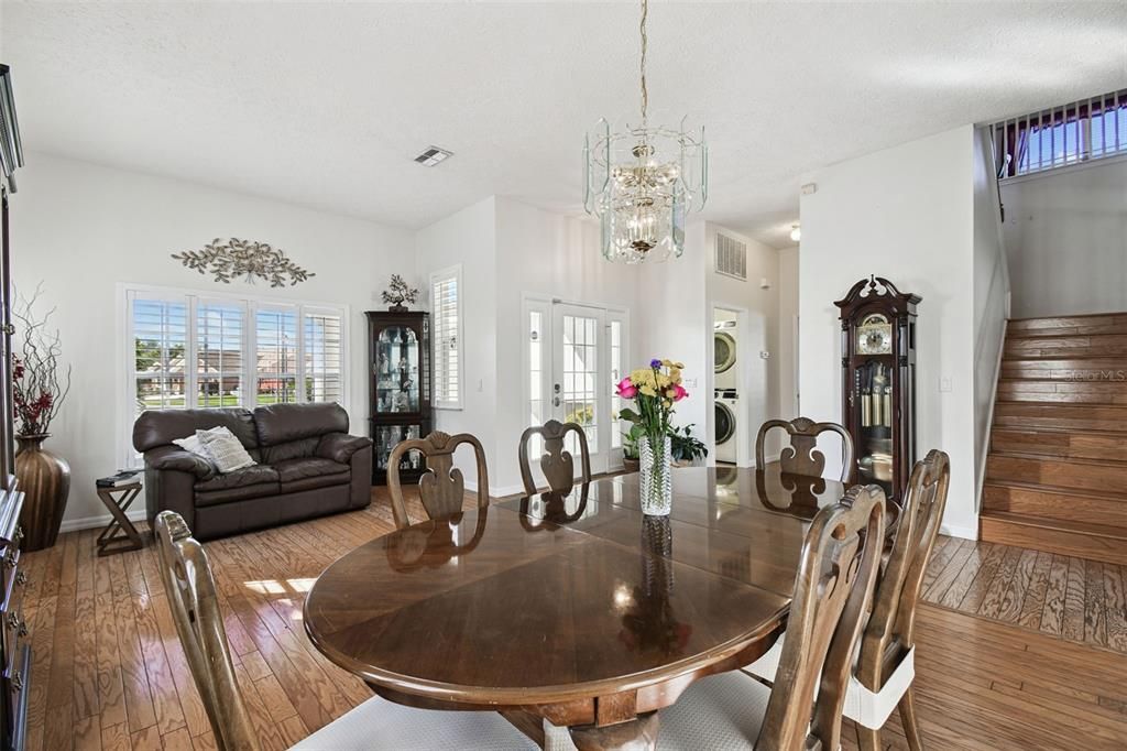 En Venta: $716,000 (6 camas, 3 baños, 3810 Pies cuadrados)