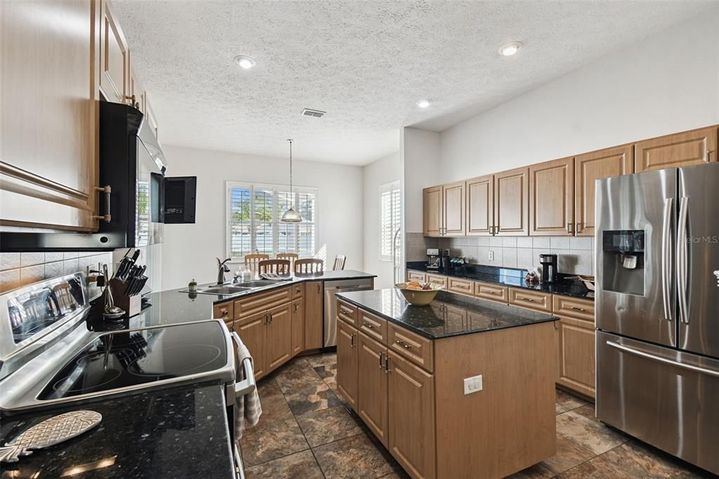 En Venta: $716,000 (6 camas, 3 baños, 3810 Pies cuadrados)