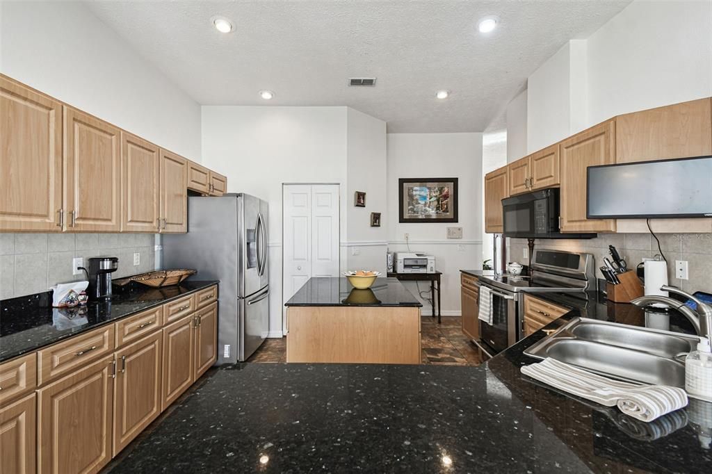 En Venta: $716,000 (6 camas, 3 baños, 3810 Pies cuadrados)