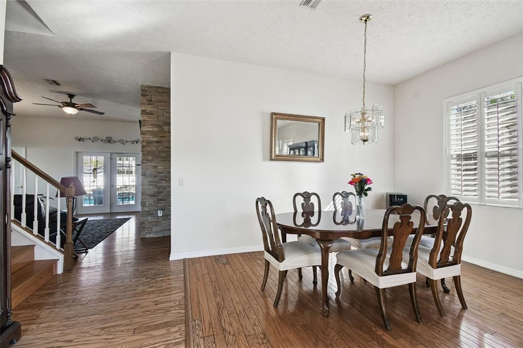 En Venta: $716,000 (6 camas, 3 baños, 3810 Pies cuadrados)