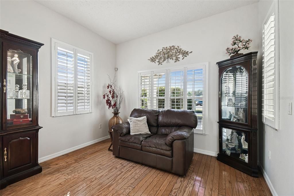 En Venta: $716,000 (6 camas, 3 baños, 3810 Pies cuadrados)