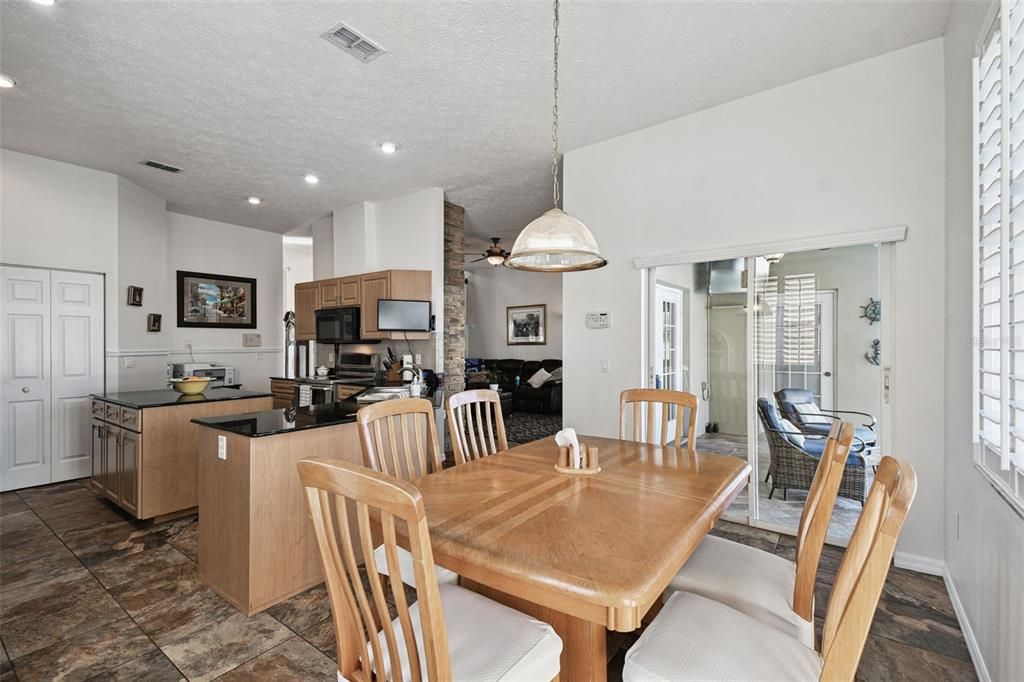 En Venta: $716,000 (6 camas, 3 baños, 3810 Pies cuadrados)