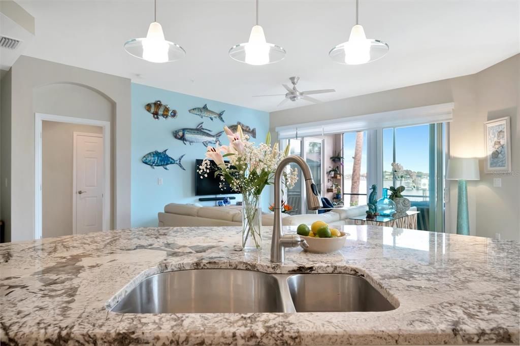 На продажу: $535,000 (3 спален, 2 ванн, 1748 Квадратных фут)