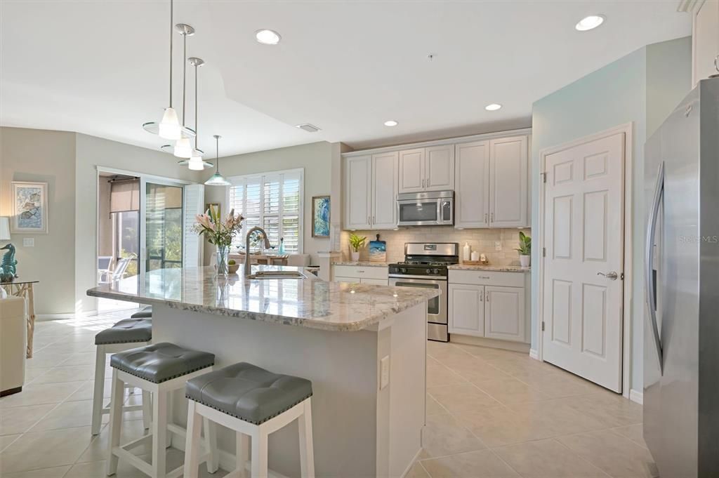 На продажу: $535,000 (3 спален, 2 ванн, 1748 Квадратных фут)