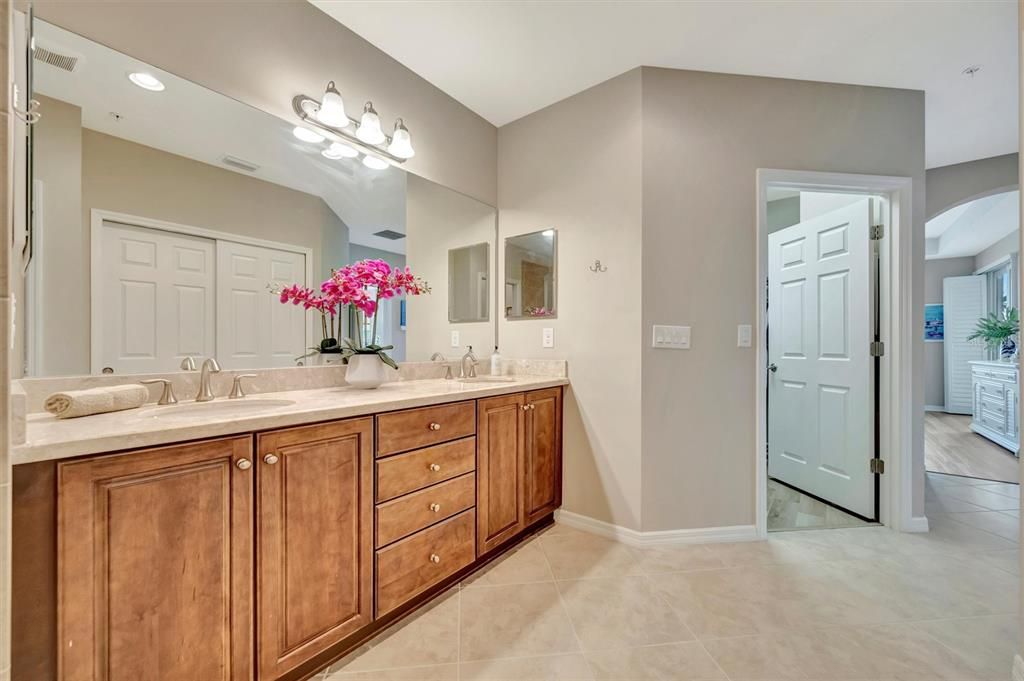 На продажу: $535,000 (3 спален, 2 ванн, 1748 Квадратных фут)