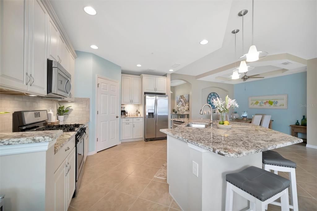 На продажу: $535,000 (3 спален, 2 ванн, 1748 Квадратных фут)