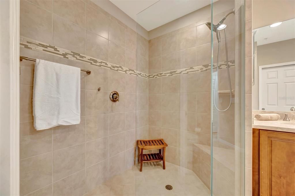 На продажу: $535,000 (3 спален, 2 ванн, 1748 Квадратных фут)