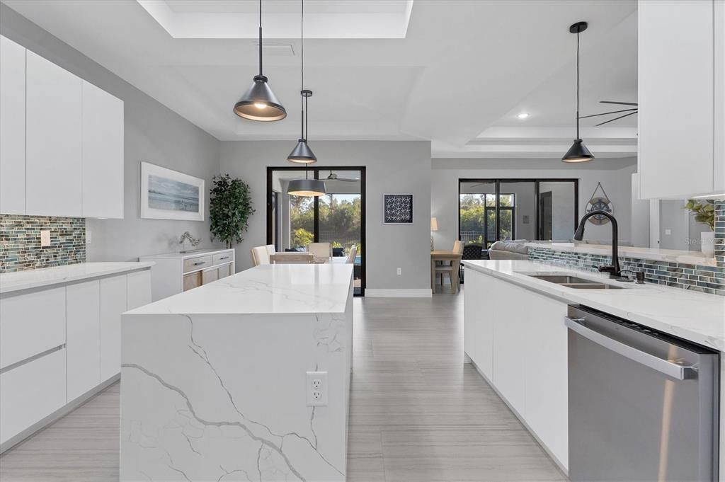 待售: $549,000 (4 贝兹, 2 浴室, 1933 平方英尺)