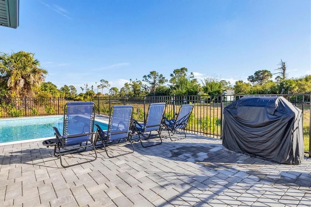 待售: $549,000 (4 贝兹, 2 浴室, 1933 平方英尺)