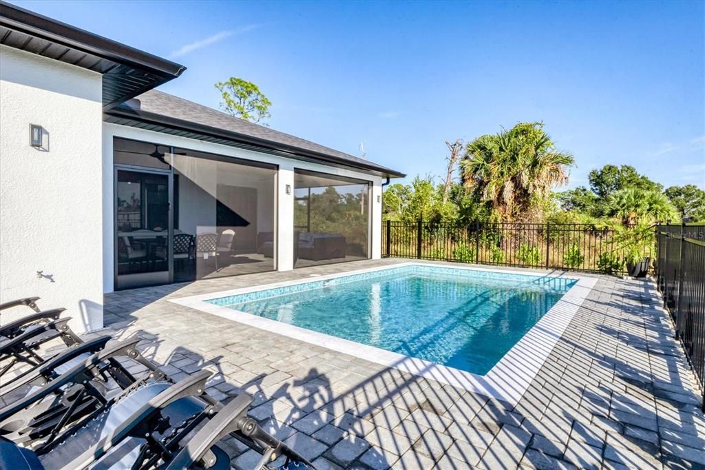 待售: $549,000 (4 贝兹, 2 浴室, 1933 平方英尺)