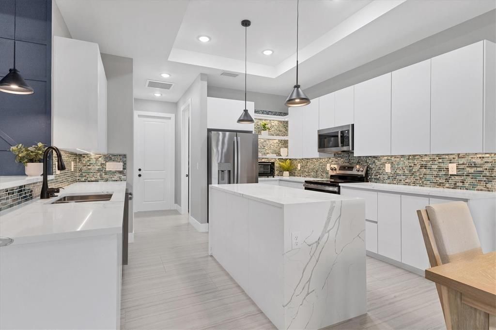 待售: $549,000 (4 贝兹, 2 浴室, 1933 平方英尺)