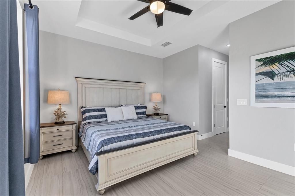 待售: $549,000 (4 贝兹, 2 浴室, 1933 平方英尺)