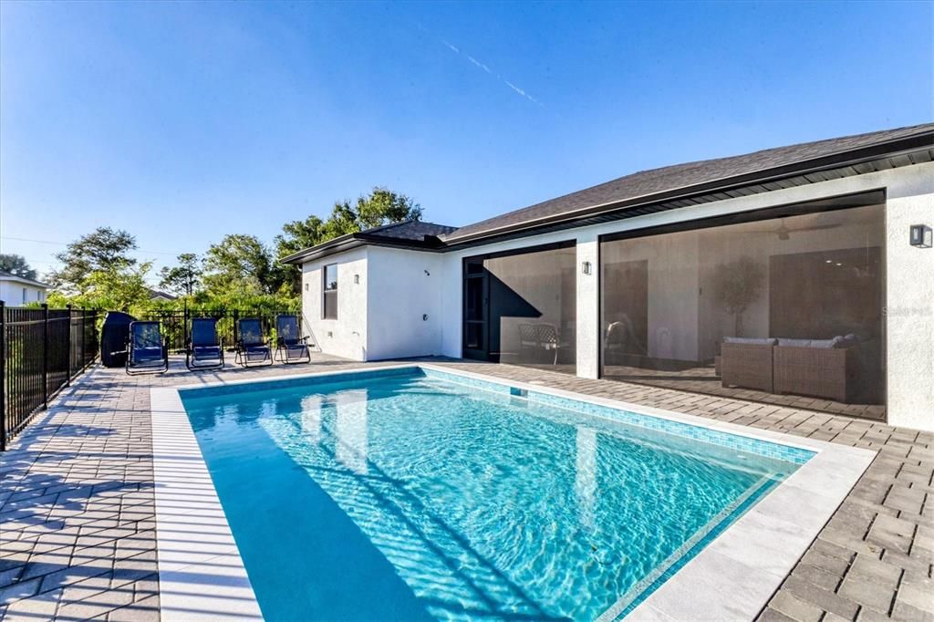 待售: $549,000 (4 贝兹, 2 浴室, 1933 平方英尺)