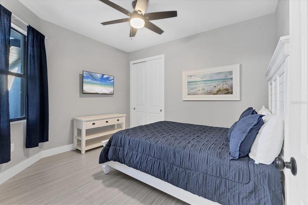 待售: $549,000 (4 贝兹, 2 浴室, 1933 平方英尺)