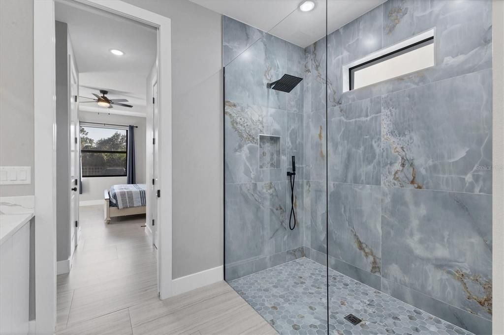 待售: $549,000 (4 贝兹, 2 浴室, 1933 平方英尺)