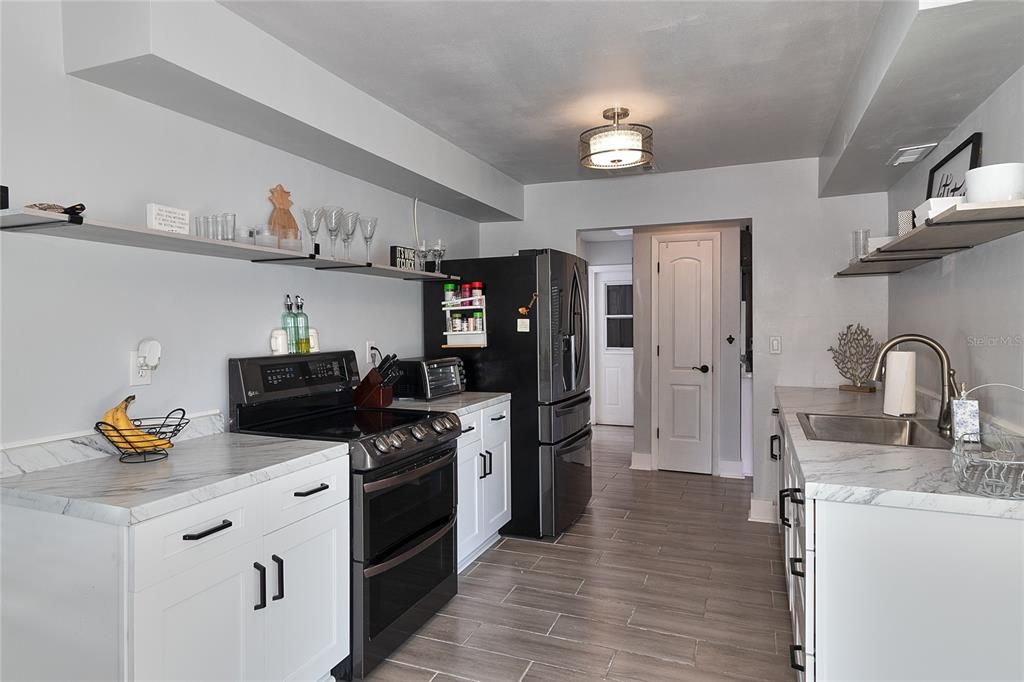 待售: $685,000 (2 贝兹, 2 浴室, 1344 平方英尺)